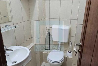 De vanzare apartament 4 camere/ zona Tractorul - 1