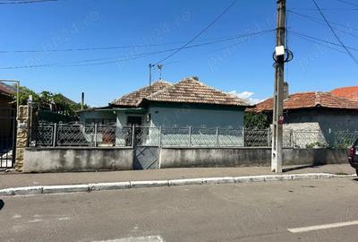 Casă cu 3 camere în Palazu Mare - 4