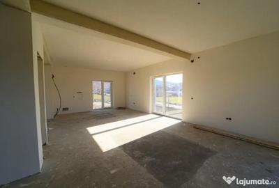 Casă cu 4 camere cu Teren 235 Mp în Central - 10