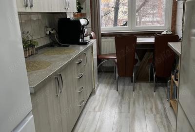 Apartament cu 3 camere semidecomandat în Central - 3