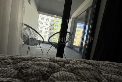 Apartament cu 2 camere semidecomandat, mobilat în Tractorul - 4