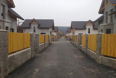 Casă cu 4 camere în Gilău