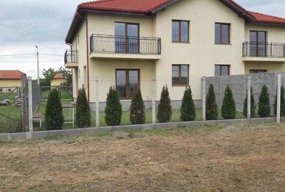 Apartament cu 3 camere decomandat în Păulești - 1
