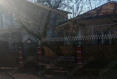 Casă cu Teren 900 Mp în Central - 3