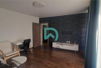 Apartament cu 2 camere decomandat în Tractorul - 2