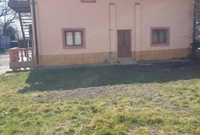 Casa Vadu Moldovei... 2 imobile...14 camere - 13