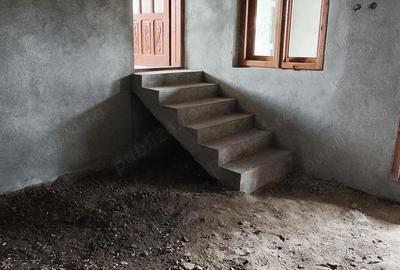 Casă cu 5 camere cu Teren 4316 Mp în Câlnic - 9