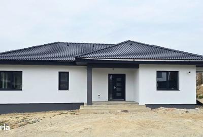 Casă cu 4 camere cu Teren 814 Mp în Groși - 11