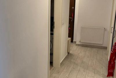 Apartament cu 3 camere decomandat în Tractorul - 7