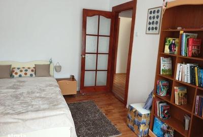 Apartament cu 3 camere decomandat în Conțești - 1