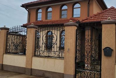 Casă cu 5 camere cu Teren 1052 Mp în Livada - 5