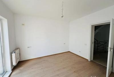 Casă cu 4 camere cu Teren 20 Mp în Roșu - 3