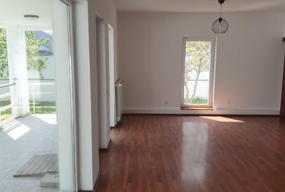 Casă individuală cu 6 camere cu Canalizare în Central - 7