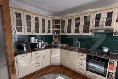 Casa spa?ioasa, 11 camere, 600 mp, teren 1450 mp, zona Li - 15