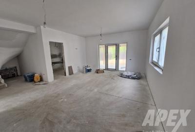 Casă individuală cu 5 camere cu Canalizare în Central - 2