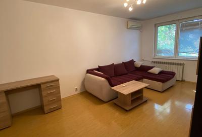 2 camere renovat | 51mp | 7 m de metrou | Lujerului | Str. Azurului | et 2 2 camere renovat | 51mp | 7 m de metrou | Lujerului | Str. Azurului | et 2 - 6