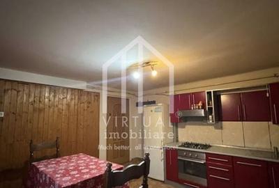 Casa formata din 2 apartamente, 2 garaje,  3 bai - zona Trei Stejari - 19