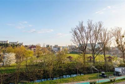 Apartament cu 2 camere semidecomandat, mobilat în Sopor