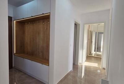 Apartament cu 3 camere decomandat în Exterior Vest - 8