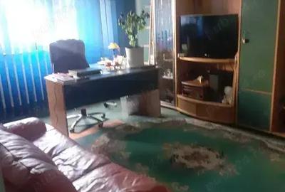 Vand doua apartamente legate in Tecuci cu spa?iu comercial