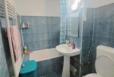 Apartament cu 3 camere decomandat în Buziașului