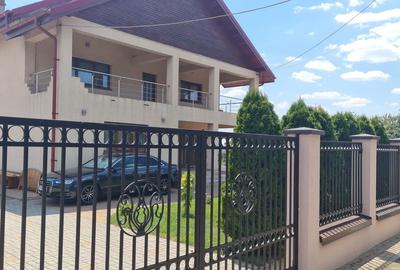 Vila impozanta in zona linistita la 15 minute de capitala! - 1