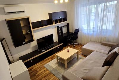 Apartament cu 3 camere decomandat, mobilat în Central