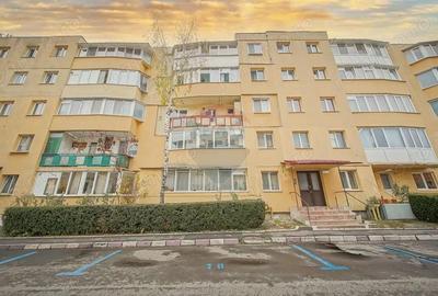 Apartament cu 3 camere decomandat, mobilat în Noua