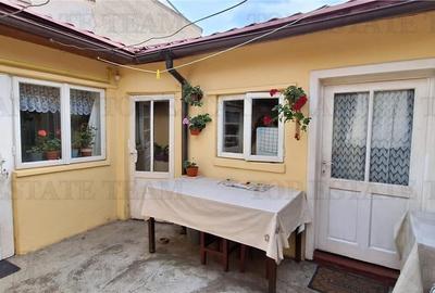 Casa rustica cu curte, 3 camere, zona Tabacarie, Constanta - 1