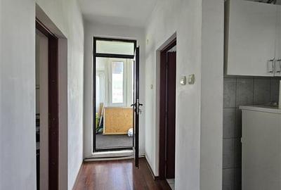 Spațiu comercial, de 240 mp, în Est - 10