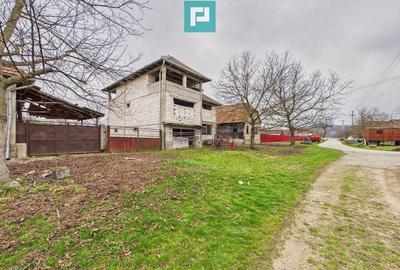 Casa la ro?u in localitatea Alma?, Arad. Casa la ro?u in localitatea Alma?, Arad. - 2