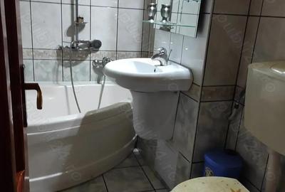 Apartament cu 2 camere decomandat în 22 Decembrie - 16