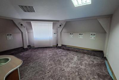 Birou, de 400 mp, în Dacia - 55