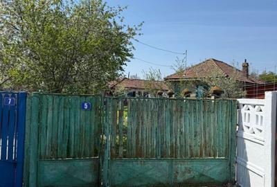 Casă cu 4 camere în Gura Vadului - 1