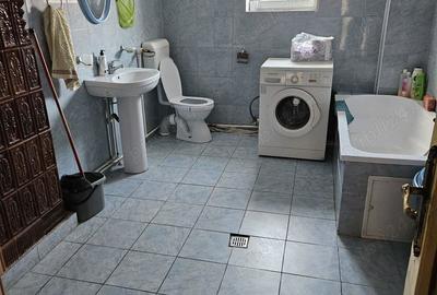 Casă cu 6 camere cu Teren 1700 Mp în Buturugeni - 4