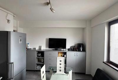 Apartament cu 3 camere decomandat în Berceni - 9