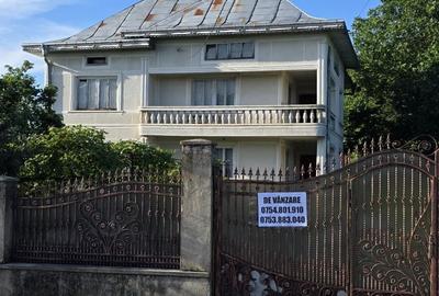 Casă cu 4 camere în Central - 1
