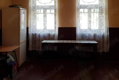 Casă cu 4 camere cu Teren 905 Mp în Central - 2