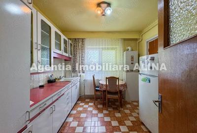 Ap. 4 camere in Deva, zona ultracentrala, Str. Imparatul Traian, 95 mp, etaj 3, decomandat. - 2