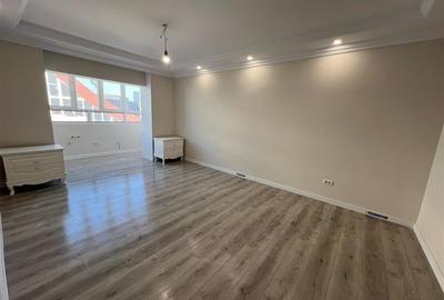 Iulius Town, 2 camere decomandat transformat in 3 camere, etaj intermediar - 1