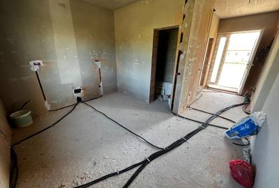 Duplex cu 4 camere cu Canalizare în Florești - 11