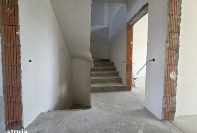 Casă cu 6 camere cu Teren 250 Mp în Central - 16