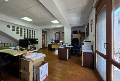 Spatiu comercial de inchiriat - Ultracentral, 156 mp, ideal birouri, - 4