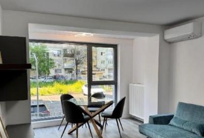Apartament cu 2 camere semidecomandat, mobilat în Barbu Văcărescu