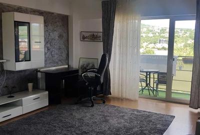 Apartament de 2 camere, 65mp, balcon, zona Piata 1 Mai - 3