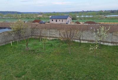 Casă cu 6 camere în Ciolpani - 9