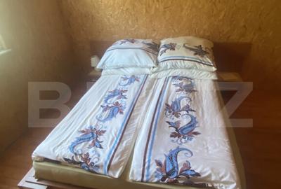 Casă cu 5 camere cu Teren 1755 Mp în Central - 2