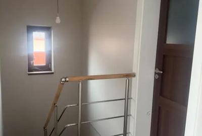 Casă cu 5 camere cu Teren 2000 Mp în Podari - 11