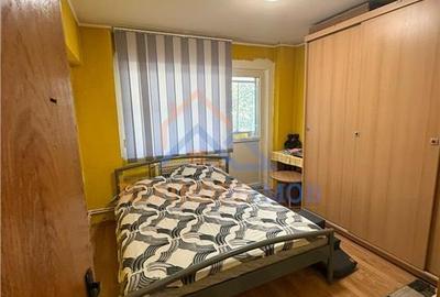 Apartament cu 3 camere decomandat în Drumul Taberei