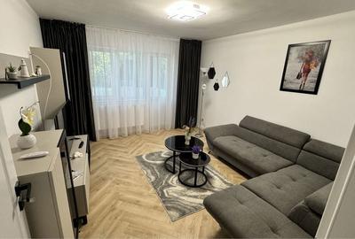 Apartament cu 3 camere decomandat în Central - 1